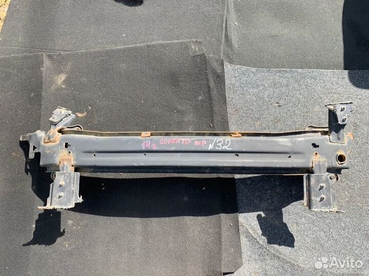 Усилитель бампера передний Kia Sorento 2014