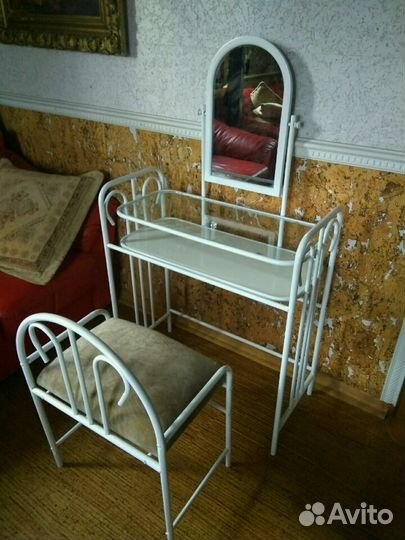 Туалетный столик с креслом Югославия, 80 е