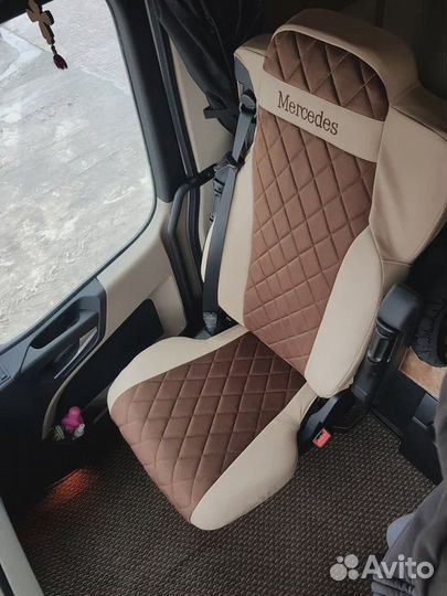 Чехлы в mercedes mp4 мерседес мп4