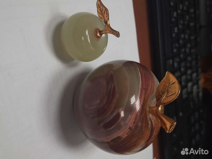 Каменные яблоки