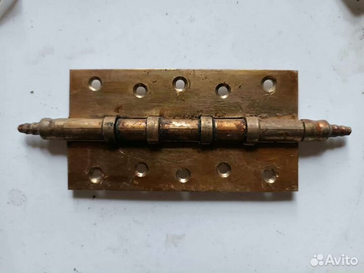 Петли для дверей