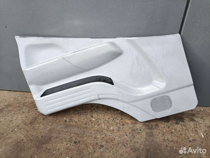 Обшивка двери Fuso Canter (лев)