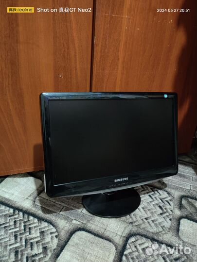 Монитор 20-Дюймов