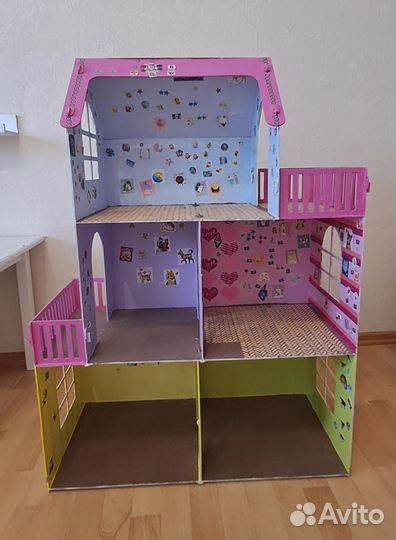 Большой кукольный домик