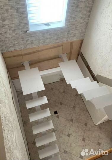 Лестничиный металлокаркас