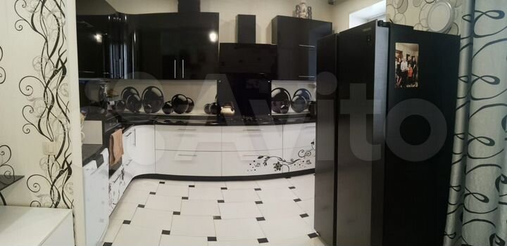 3-к. квартира, 70 м², 2/4 эт.