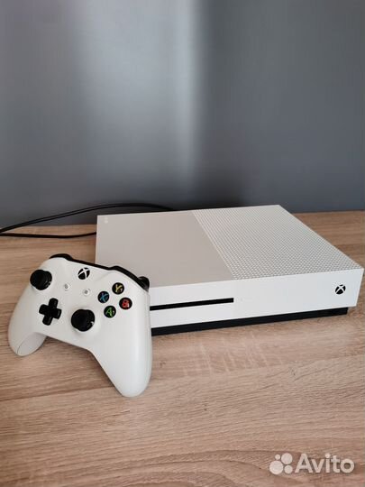 Xbox One S 1tb с играми