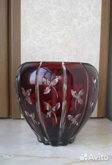 Ваза хрустальная (рубин) в виде чаши, 50-е годы