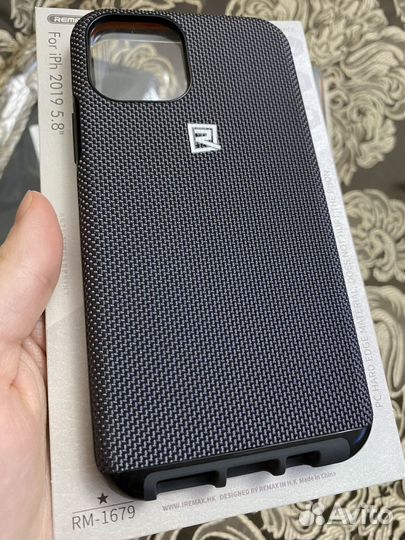 Чехлы на телефон