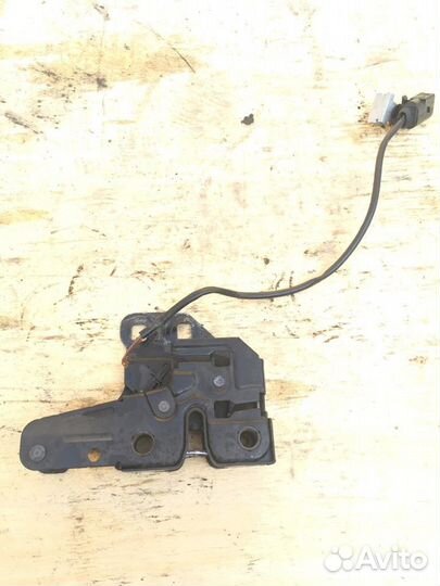 Замок капота Audi A4 B7