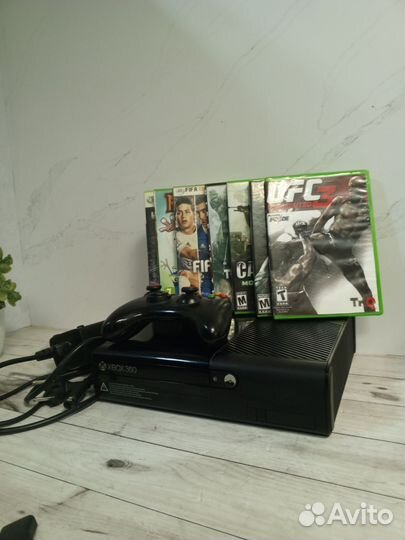 Xbox 360 E прошитый l3.0 и геймпад