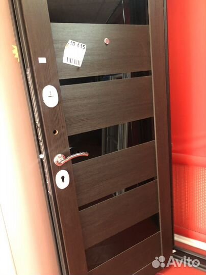 Двери с витрины новые