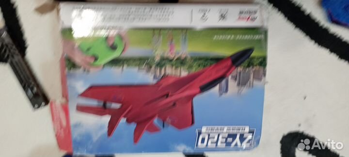 Самолёт на пульте управления