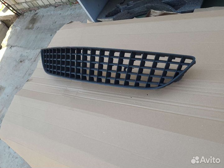 Решетка переднего бампера opel astra H GTC