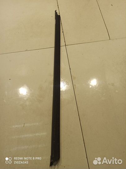 Уплотнитель стекла (передний, правый) (Kia K5 III)