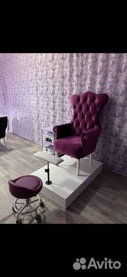 Подиум для педикюра с регулируемой подставкой
