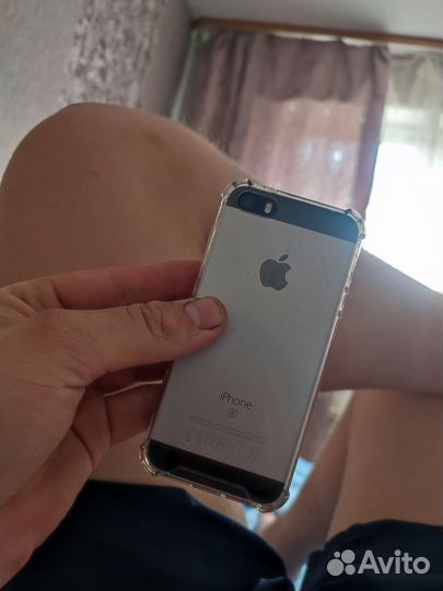 iPhone SE, 32 ГБ