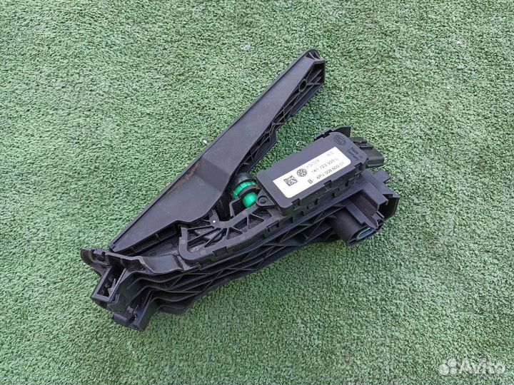 Педаль газа Volkswagen Jetta седан 1.6 2006