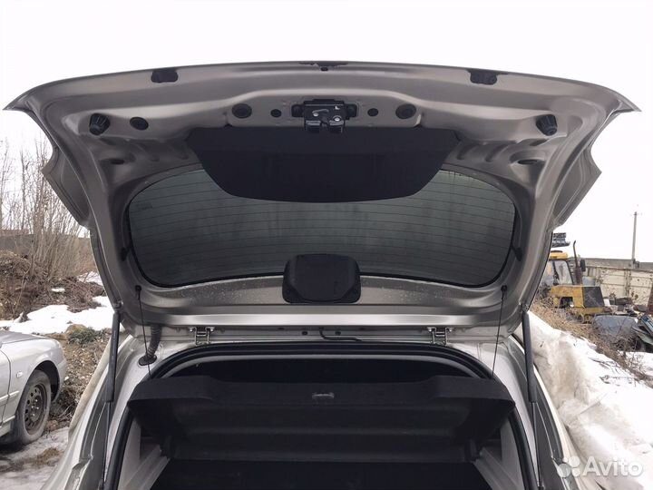 Крышка багажника Renault Sandero stepway 2