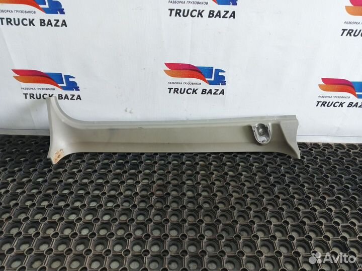 Накладка стойки лобового стекла правая Daf XF105