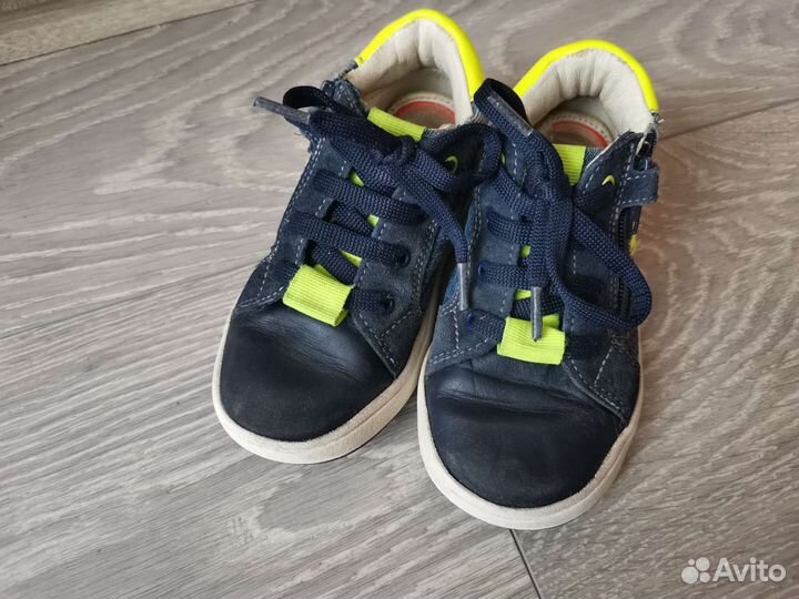 Кроссовки 24