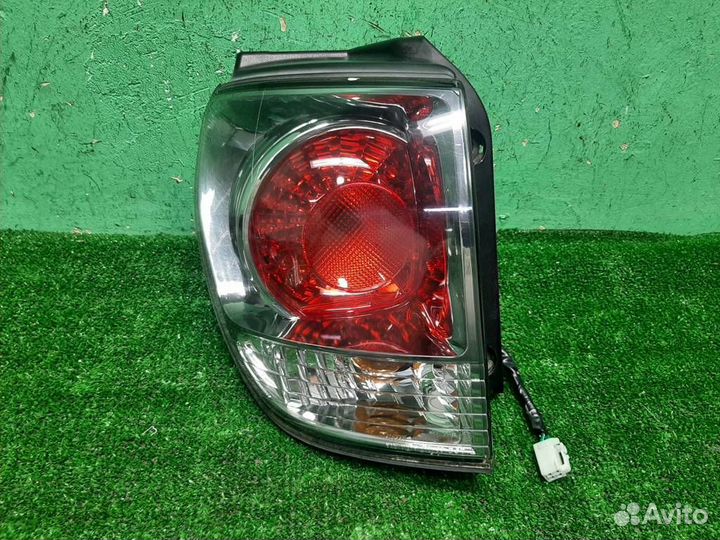 Фонарь задний наружный левый Lexus RX300 (MCU15)