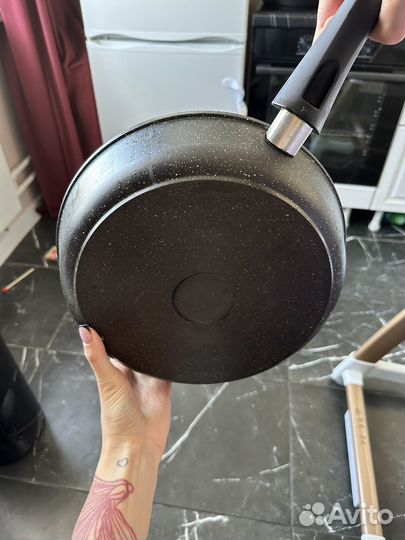 Сковородка 28см