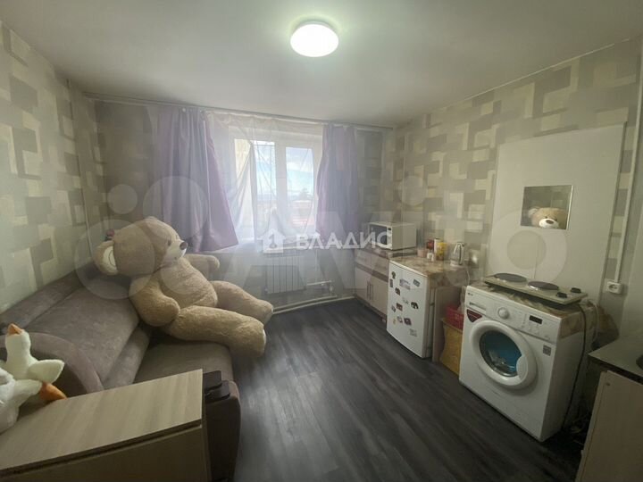 Комната 13 м² в 8-к., 1/2 эт.