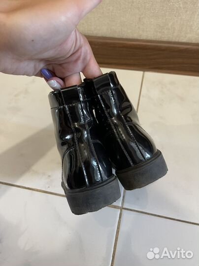 Ботинки лаковые hm 26