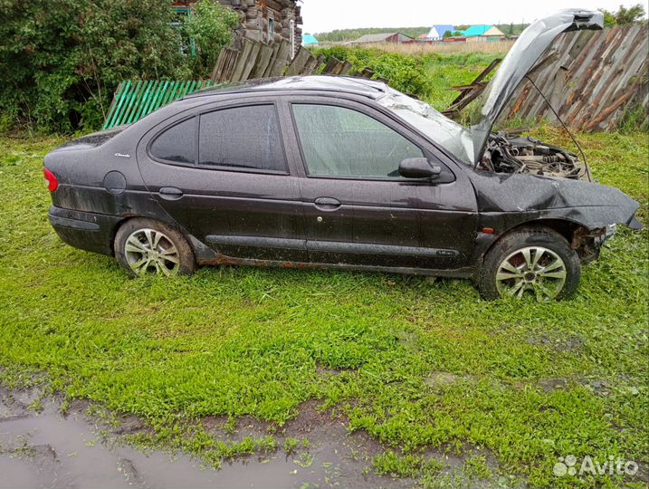 Renault Megane 1.6 AT, 2000, битый, 13 770 км