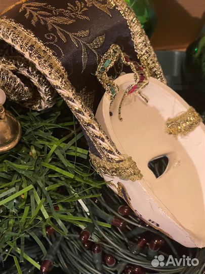 Венецианская маска карнавальная