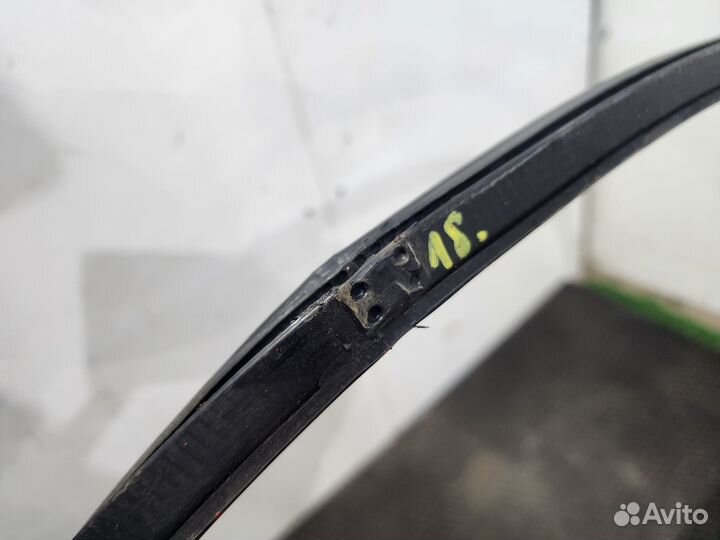 Уплотнитель двери передний левый Kia Ceed 2 JD