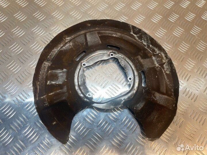 Пыльник кожух тормозного диска задний правый Bmw 5