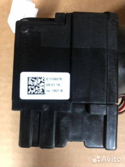 Подрулевой переключатель 8201167981 новый