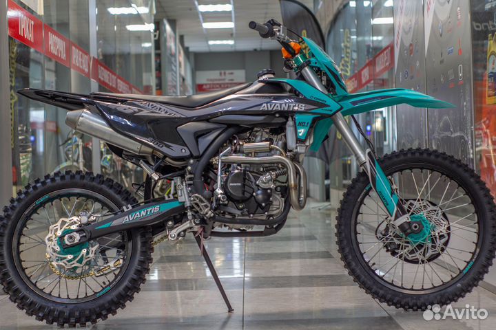 Мотоцикл Avantis A6 черный