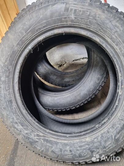 Pirelli Ice Zero 2 215/60 R16 99T