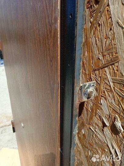 Дверь входная металлическая