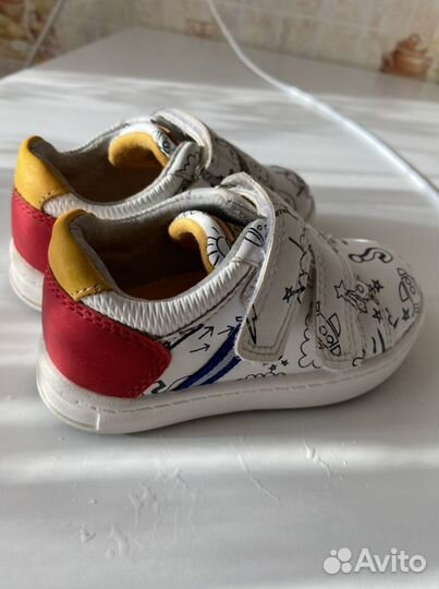 Кроссовки детские