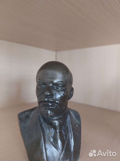 Бюст Ленина