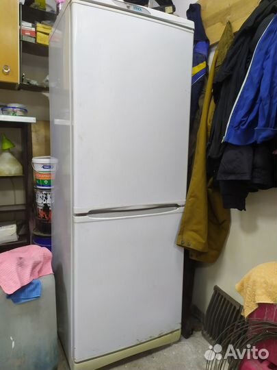 Продам холодильник на запчасти