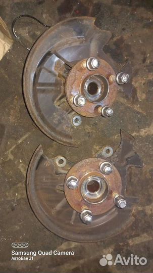 Кулаки передние Форд Фиеста 2015