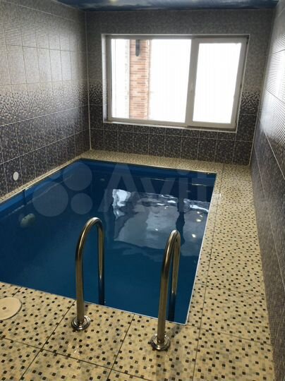 Коттедж 300 м² на участке 10 сот.