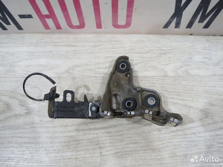 Кронштейн крепления троса кпп Kia Rio 3