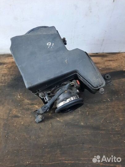 Корпус воздушного фильтра Ford Kuga1 внедорожник