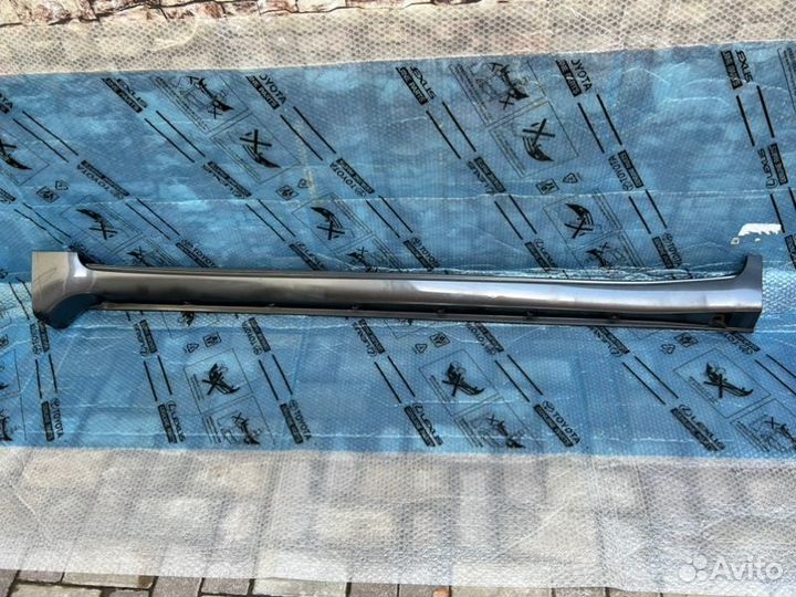 Накладка порога левая Toyota Land Cruiser 200