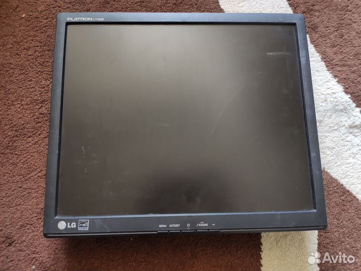 Монитор LG Flatron L1742SE-BF