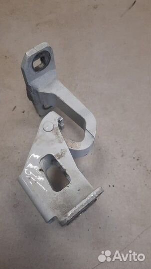 Петля двери багажника верхняя LADA Largus