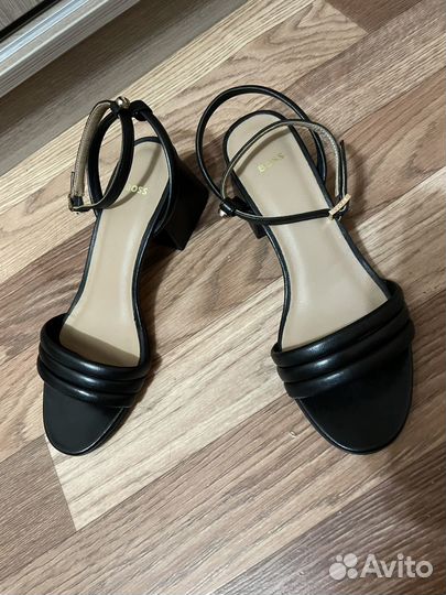 Босоножки черные 36