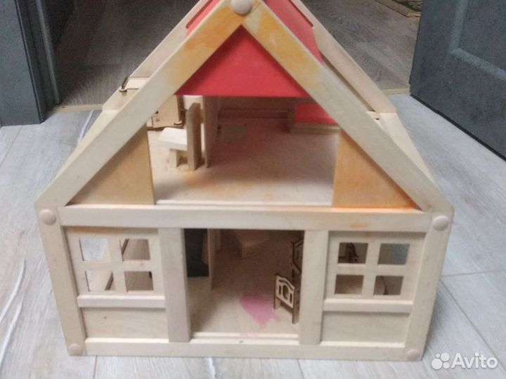 Домик кукольный