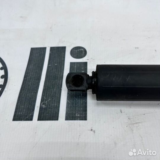 Привод багажника задний Audi Q8 2019